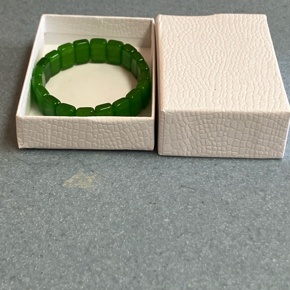 GENUINE 100% NATURAL Emerald Green Jadeite Jade Bangle Bracelet (GRADE A) - Picture 9 of 9